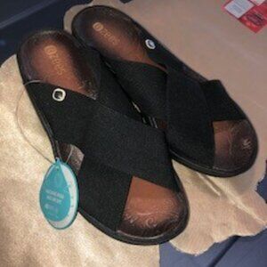 NWT! Bzees Desire Wedge Sandal Black - Size 7